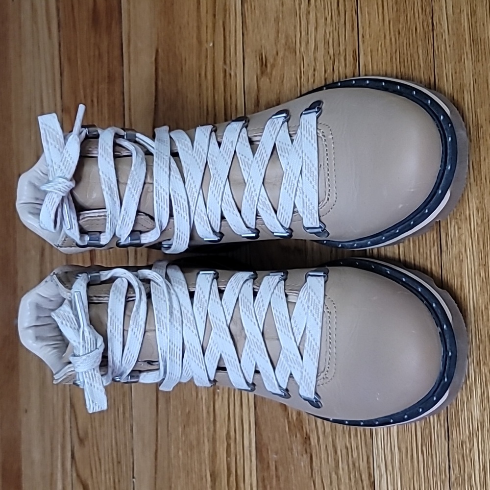 Sorel Womens Hiker Style, Tan Boot, sz 9.5
